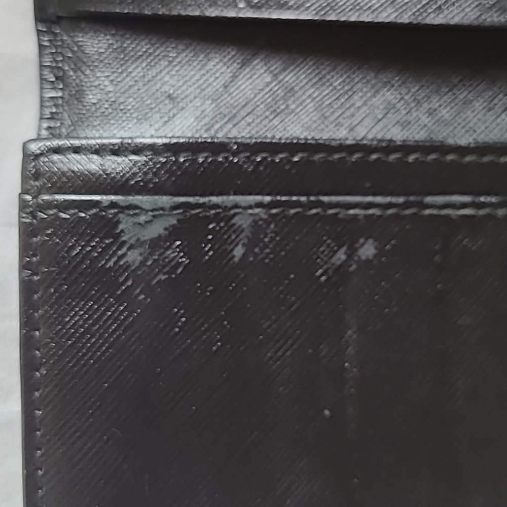 Salvatore Ferragamo Black Snap Wallet - Picture 6 of 16